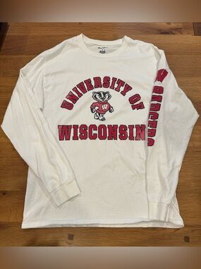 Champion University of Wisconsin Badgers Long Sleeve T-Shirt White Bucky L